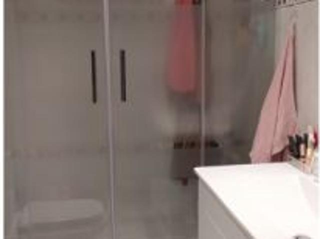 Habitación en piso compartido de 2 dormitorios en alquiler en El Guinardo, gastos incluidos
