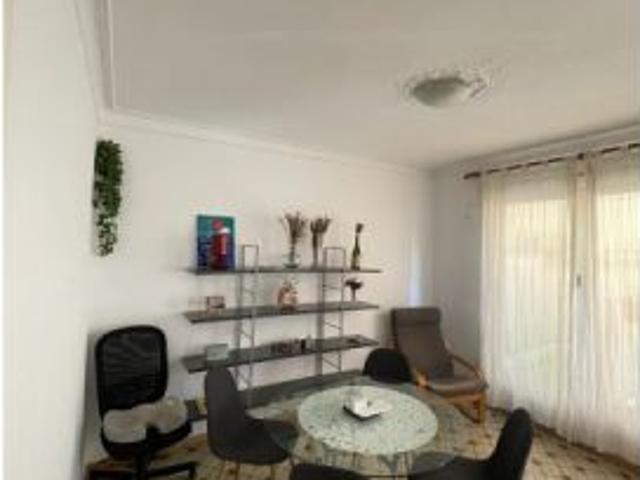Habitación en piso compartido de 2 habitaciones en alquiler en Vila de Gràcia, solo para chicas