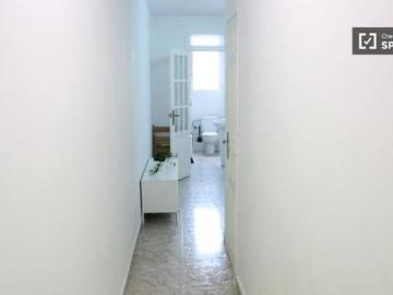 Habitación en piso compartido de 2 habitaciones en alquiler en Hostafrancs, solo para profesionales