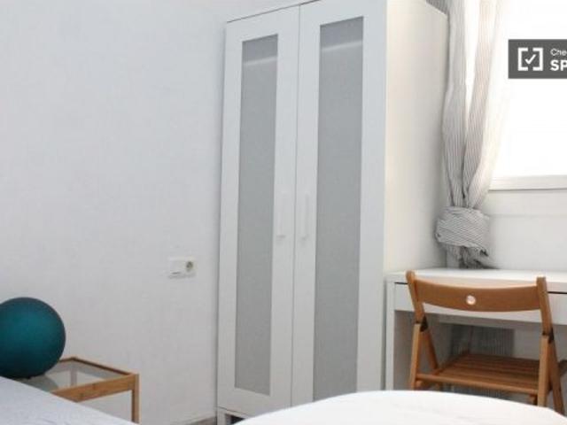 Habitación en piso compartido de 2 habitaciones en alquiler en Hostafrancs, solo para profesionales