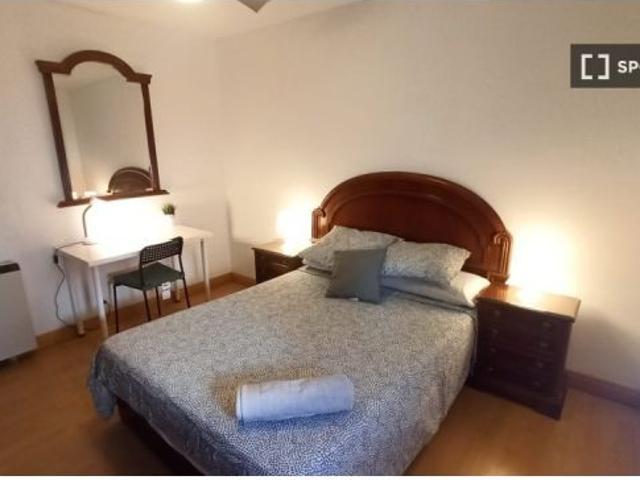 Habitación en piso compartido de 2 habitaciones en alquiler en Numancia, ideal para profesionales y