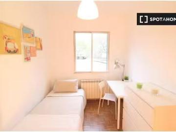 Habitación en piso compartido de 3 camas, Abrantes, Madrid