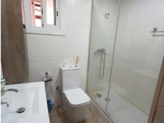Habitación en piso compartido de 3 habitaciones en alquiler en Terrassa, solo chicas