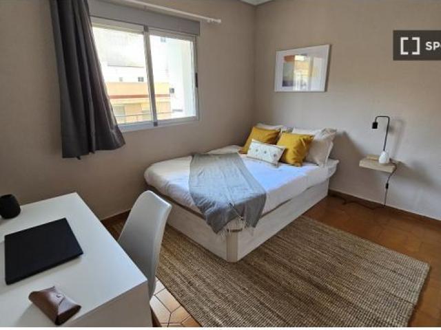 Habitación en piso compartido de 3 habitaciones en alquiler en Trinitat, Valencia