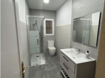 Habitación en piso compartido de 3 habitaciones en alquiler en Zapillo, ideal para estudiantes