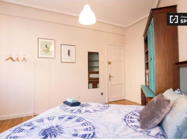 Habitación en piso compartido de 3 habitaciones en alquiler en Zurbarán, todos los gastos incluidos