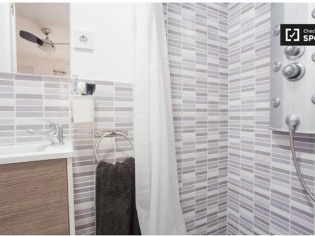 Habitación en piso compartido de 3 habitaciones en alquiler en Aiora, Valencia