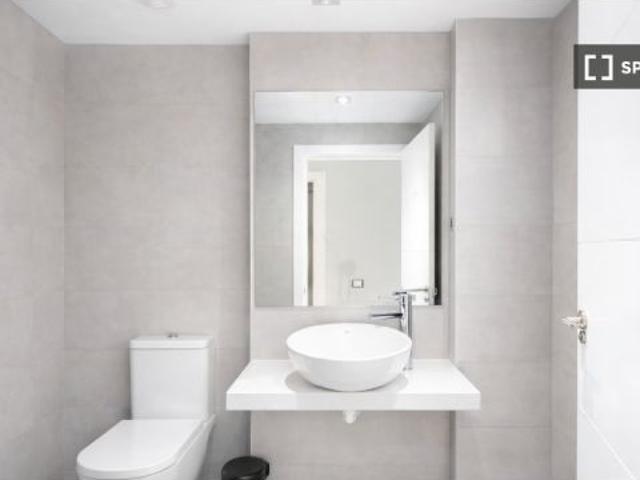 Habitación en piso compartido de 3 habitaciones en alquiler en Buenavista, Madrid