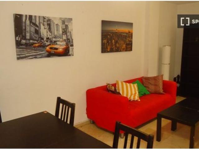 Habitación en piso compartido de 3 habitaciones en alquiler en Centro