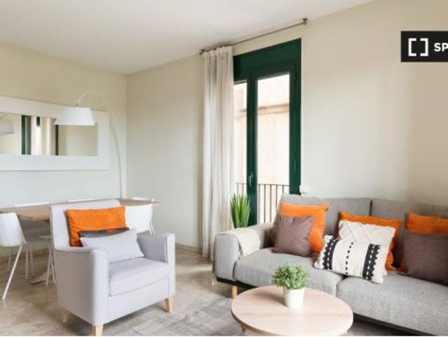 Habitación en piso compartido de 3 habitaciones en alquiler en El Gòtic, se admiten profesionales y