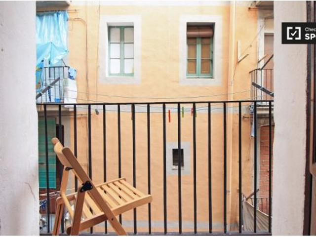 Habitación en piso compartido de 3 habitaciones en alquiler en el Raval
