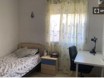 Habitación en piso compartido de 3 habitaciones en alquiler en El Romeral, Málaga