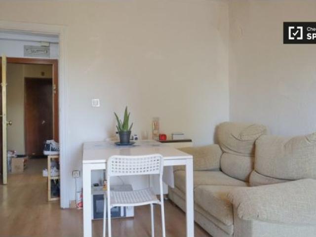 Habitación en piso compartido de 3 habitaciones en alquiler en Getafe solo para estudiantes