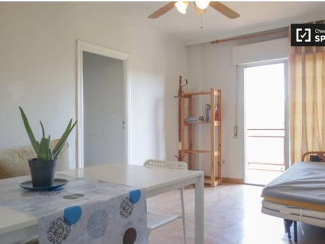Habitación en piso compartido de 3 habitaciones en alquiler en Getafe solo para estudiantes