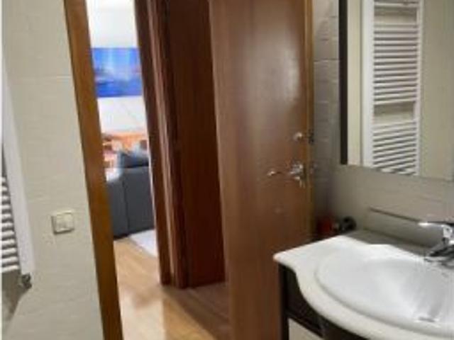 Habitación en piso compartido de 3 habitaciones en alquiler en Les Corts, gastos incluidos, solo chi