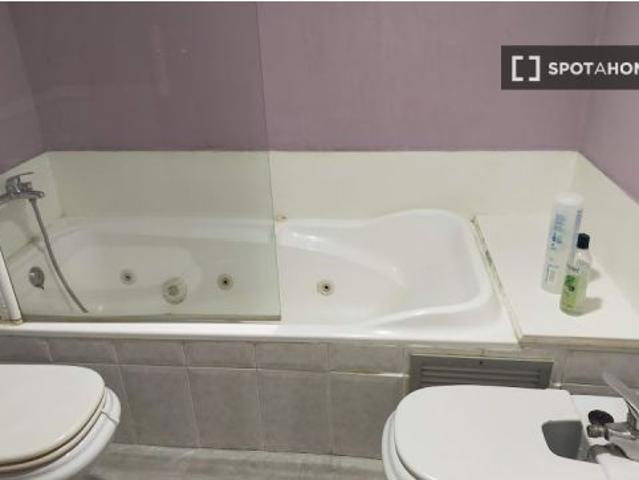 Habitación en piso compartido de 3 habitaciones en alquiler en Murcia, perfecta para estudiantes y p