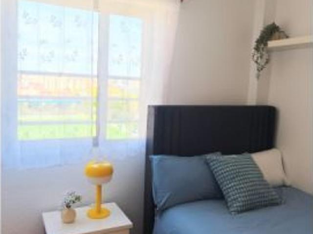 Habitación en piso compartido de 3 habitaciones en alquiler en Orcasur para profesionales o estudian
