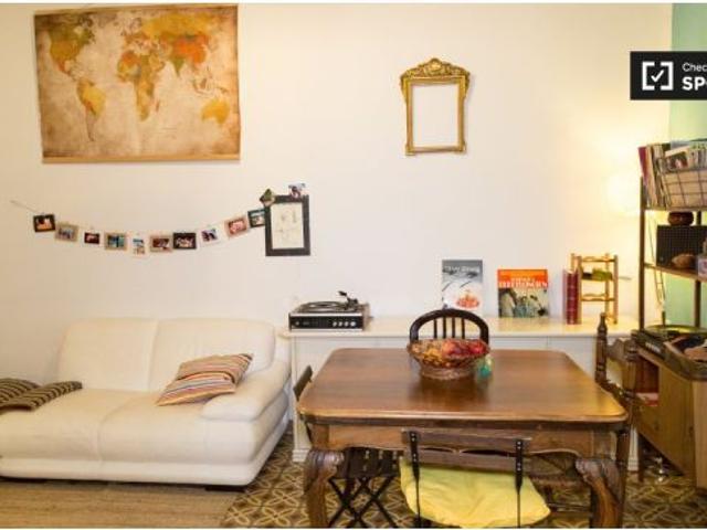 Habitación en piso compartido de 3 habitaciones en alquiler en Sant Antoni, gastos incluidos
