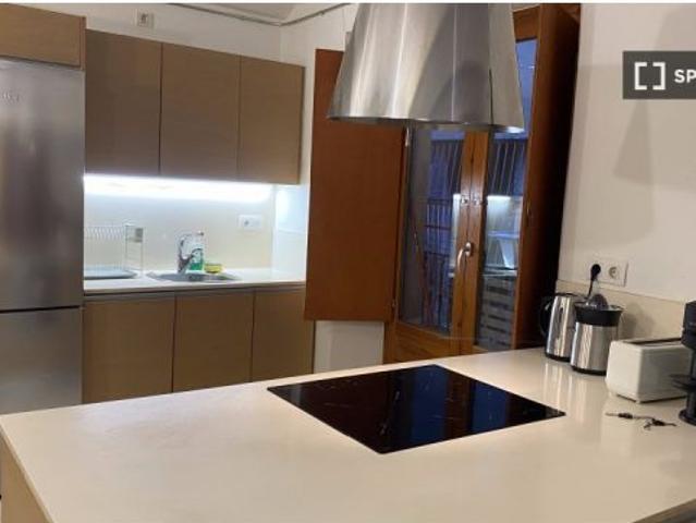 Habitación en piso compartido de 3 habitaciones en alquiler en Sant Pere Santa Caterina i la Ribera