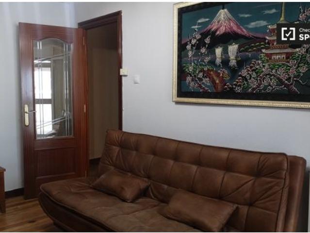 Habitación en piso compartido de 3 habitaciones en Diseminado Errekalde. Solo mujeres, profesionales