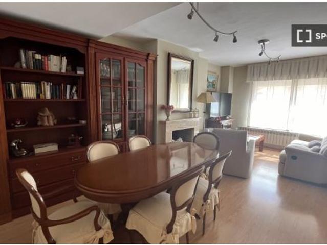 Habitación en piso compartido en Alberca Las Torres