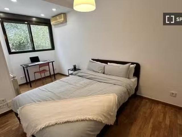 Habitación en piso compartido en alquiler en Valverde, Madrid