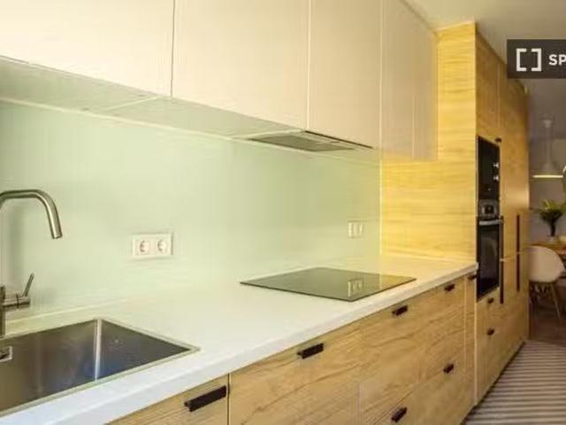 Habitación en piso compartido en alquiler en Valdeacederas, Ma.