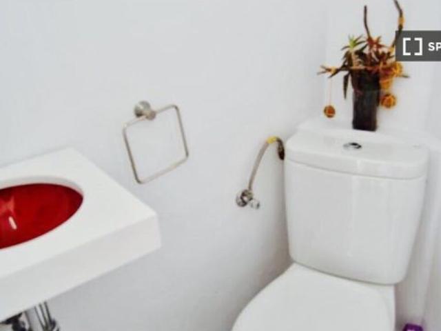 Habitación en piso compartido en alquiler en Arxiduc, gastos incluidos, ideal para mujeres y profesi