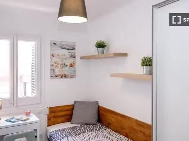 Habitación en piso compartido en alquiler en Collblanc, Barcel.