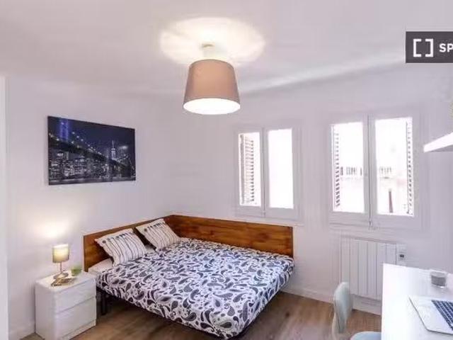 Habitación en piso compartido en alquiler en Collblanc, Barcel.