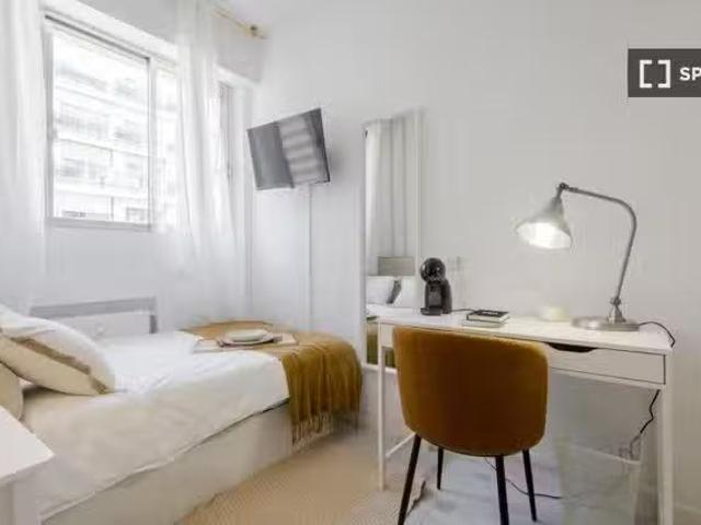 Habitación en piso compartido en alquiler en Cuatro Caminos, M.
