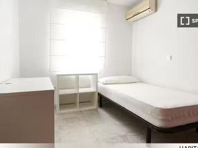 Habitación en piso compartido en alquiler en El Tardón, Sevilla