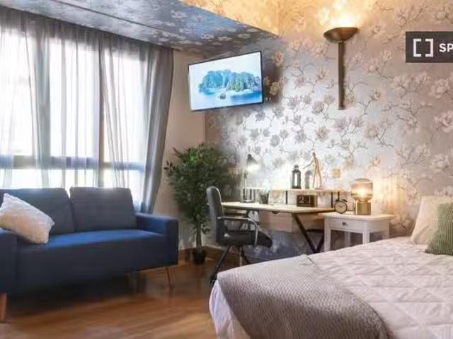 Habitación en piso compartido en alquiler en El Viso, Madrid