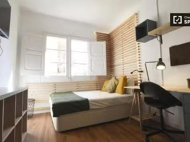 Habitación en piso compartido en alquiler en El Raval, Barcelo.