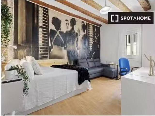 Habitación en piso compartido en alquiler en El Raval, Barcelona