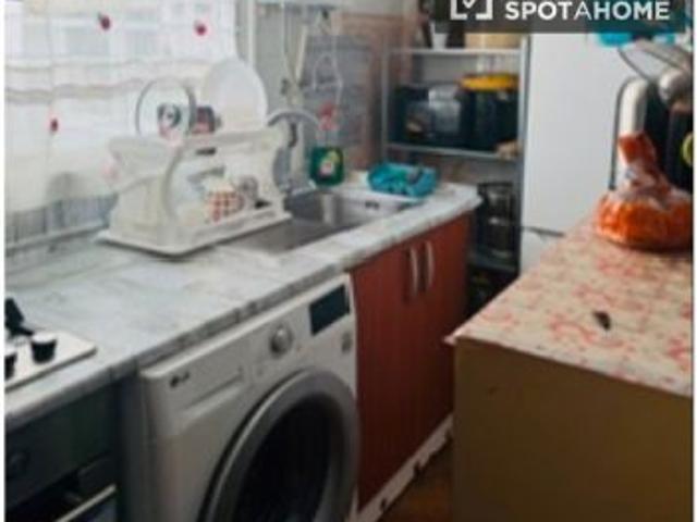 Habitación en piso compartido en alquiler en Els Orriols, solo para mujeres