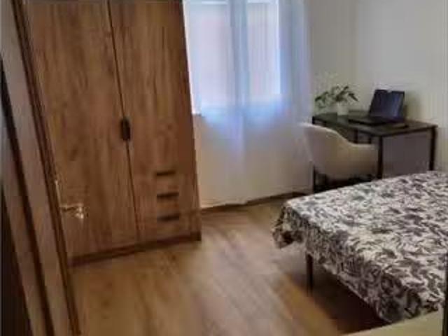 Habitación en piso compartido en alquiler en Embajadores, Madrid
