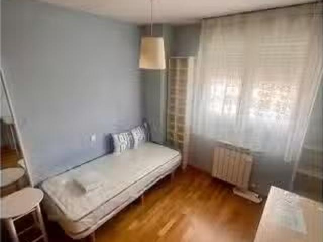 Habitación en piso compartido en alquiler en Ensanche de Valle.