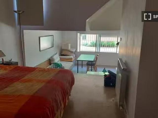 Habitación en piso compartido en alquiler en Granada