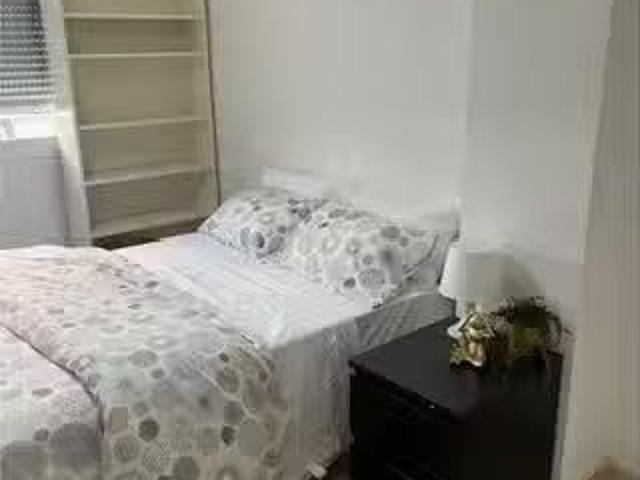 Habitación en piso compartido en alquiler en Hacienda Roldán.