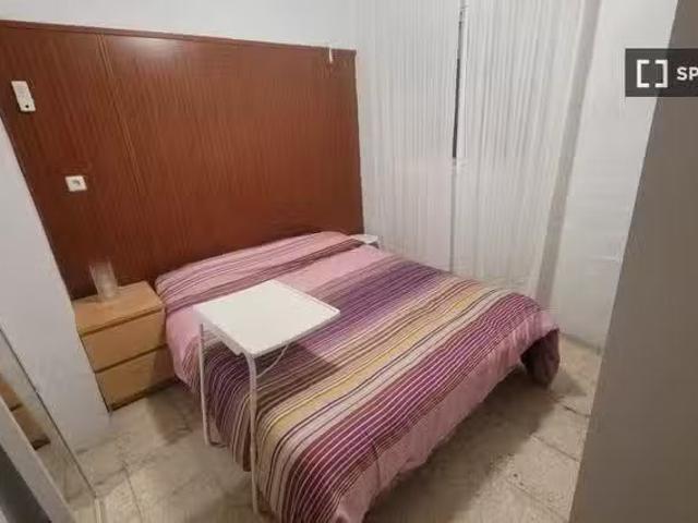 Habitación en piso compartido en alquiler en La Plata, Sevilla