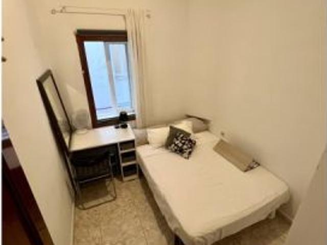 Habitación en piso compartido en alquiler en Palacio