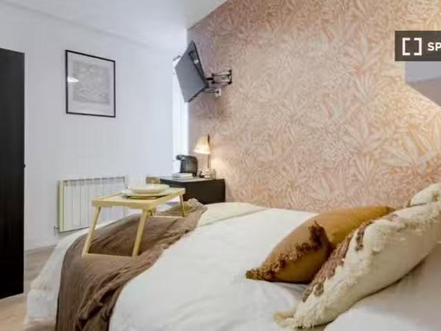 Habitación en piso compartido en alquiler en Peñagrande, Madrid