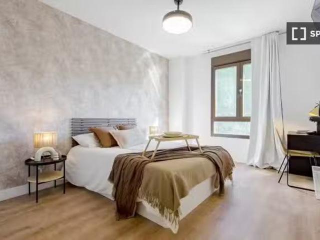 Habitación en piso compartido en alquiler en Peñagrande, Madrid