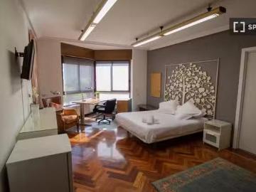 Habitación en piso compartido en alquiler en Plaza España, Val.