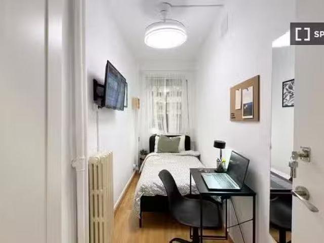 Habitación en piso compartido en alquiler en Quintana, Madrid