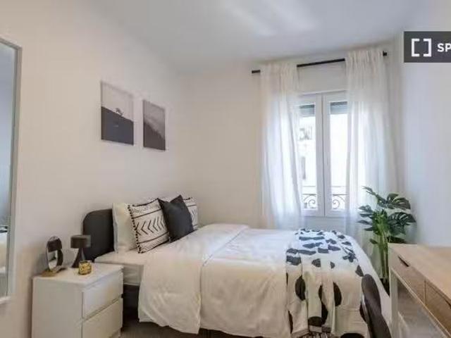 Habitación en piso compartido en alquiler en Ríos Rosas, Madrid