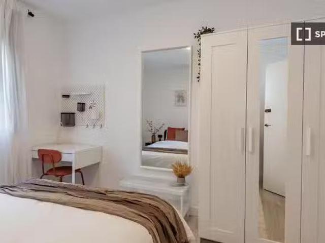 Habitación en piso compartido en alquiler en Ríos Rosas, Madrid