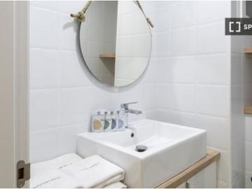 Habitación en piso compartido en alquiler en Russafa, ideal para profesionales o estudiantes