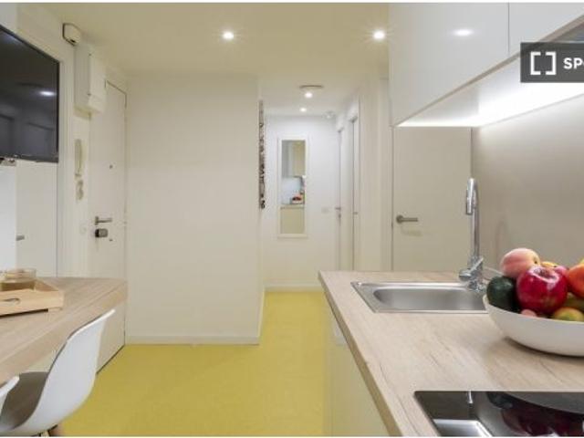 Habitación en piso compartido en alquiler en Russafa, ideal para profesionales o estudiantes
